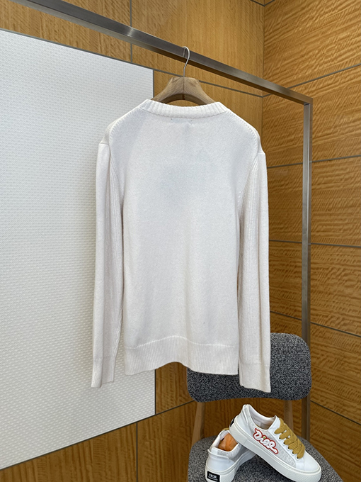 プラダ エナメルのトライアングルロゴパッチワークポケットニットセーター