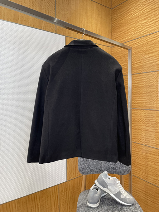 ルイヴィトン レザーVネックスーツジャケット