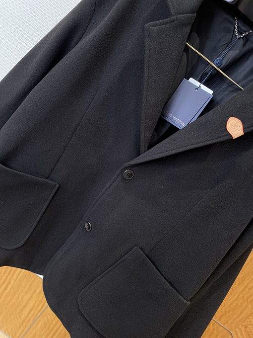 ルイヴィトン レザーVネックスーツジャケット