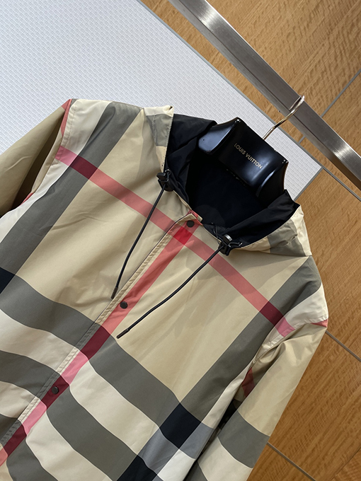 バーバリーコピー 両面リバーシブルチェック柄フード付きジャケット