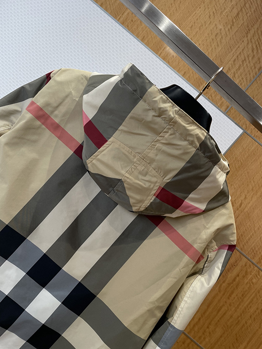 バーバリーコピー 両面リバーシブルチェック柄フード付きジャケット