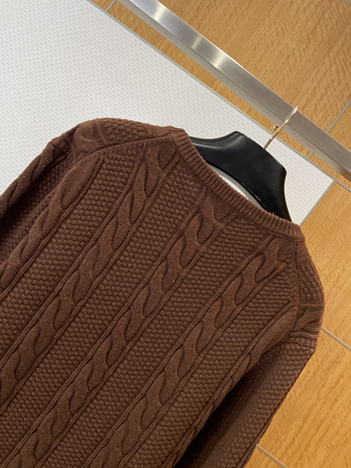 ルイヴィトン レザーラベルケーブルニットクルーネックセーター