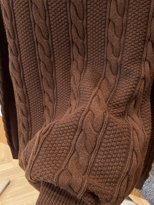 ルイヴィトン レザーラベルケーブルニットクルーネックセーター