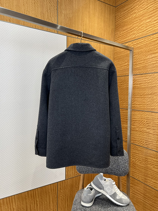 ロエベコピー レザートリムのラペルコート