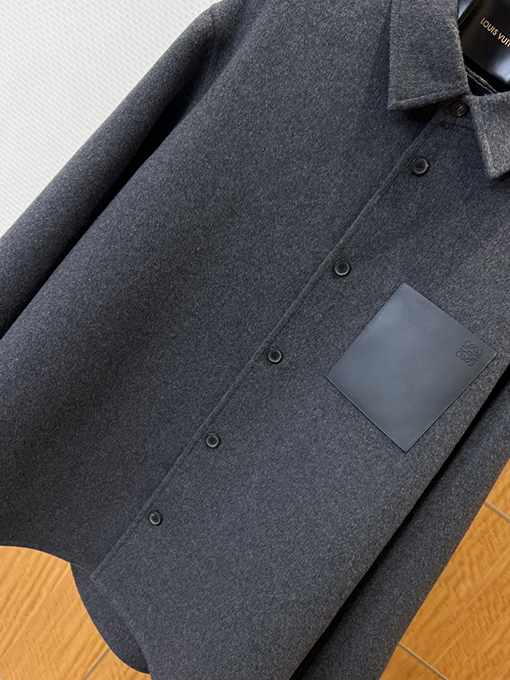 ロエベコピー レザートリムのラペルコート