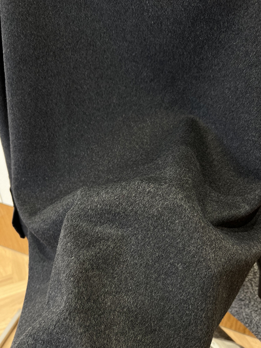 ロエベコピー レザートリムのラペルコート