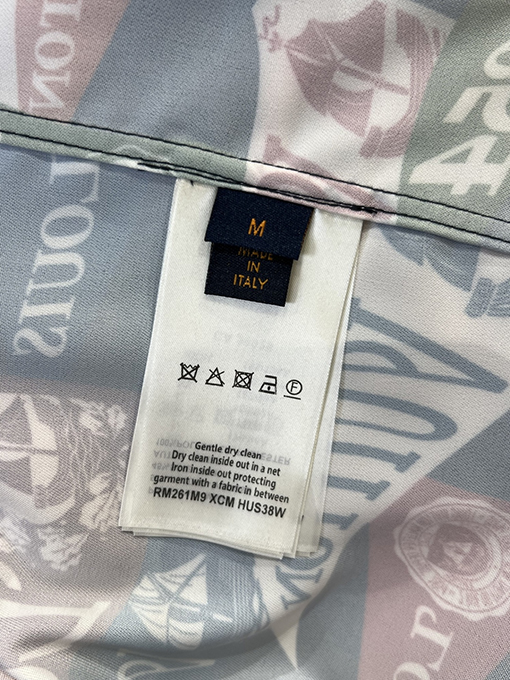 ルイヴィトンスーパーコピー ロゴプリントの襟付き半袖シャツ