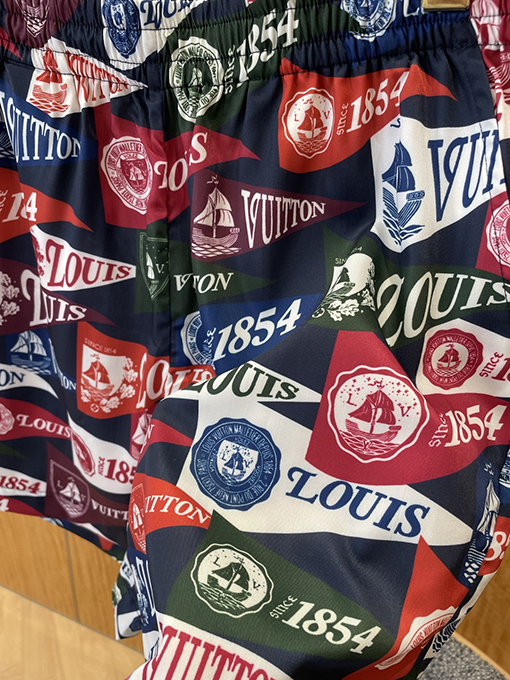 ルイヴィトン 全体にバッジプリントのドローストリングカジュアルショーツ