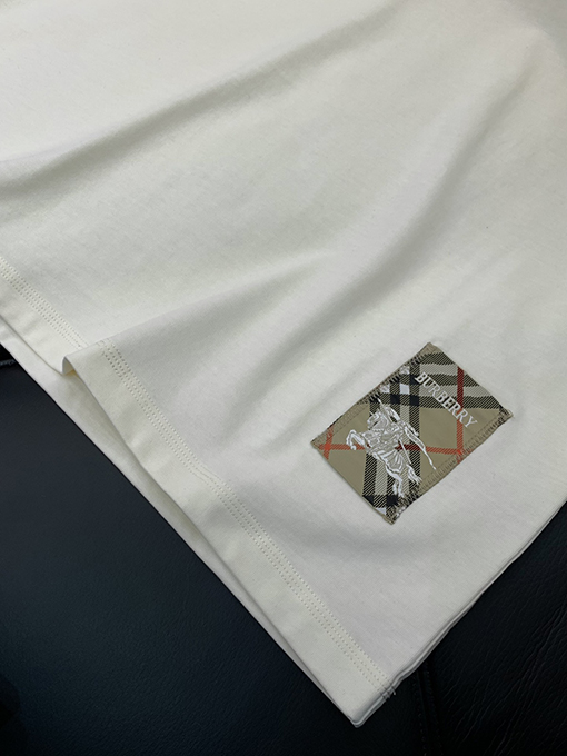 バーバリー 刺繍レターロゴ半袖Tシャツ