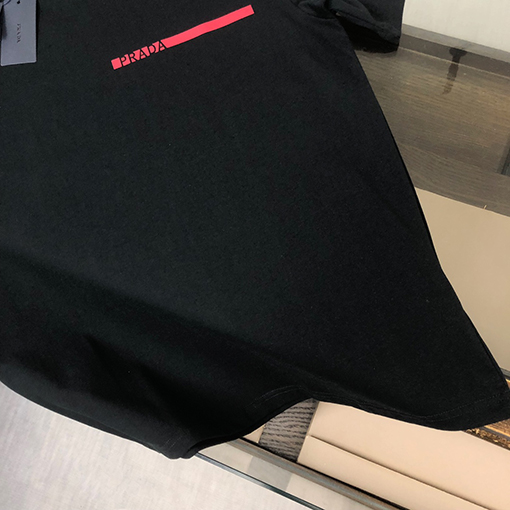 プラダスーパーコピー PRADA シリコンレッドロゴカップル半袖Tシャツ