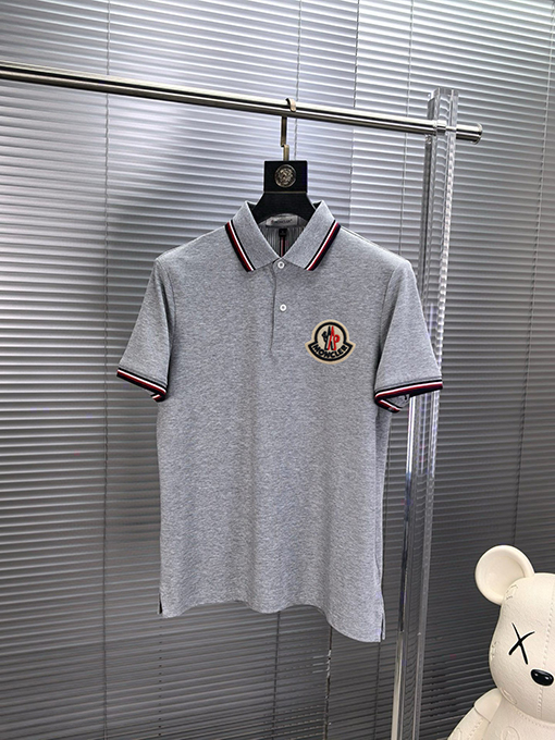 モンクレール 新作の襟付き半袖ポロシャツ