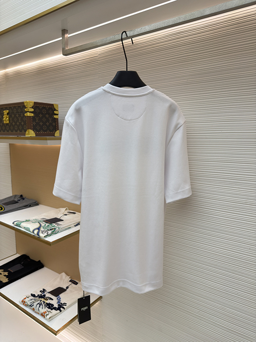 フェンディスーパーコピー Fendi 刺繍入り手描きロゴ半袖Tシャツ