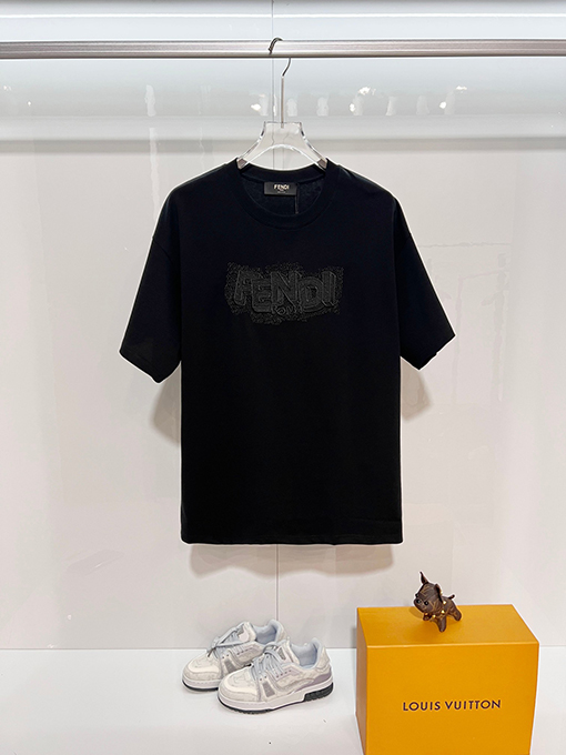 フェンディ FENDI ヘビーデューティーなスパンコールのカラーブロック刺繍入りレターロゴ半袖Tシャツ