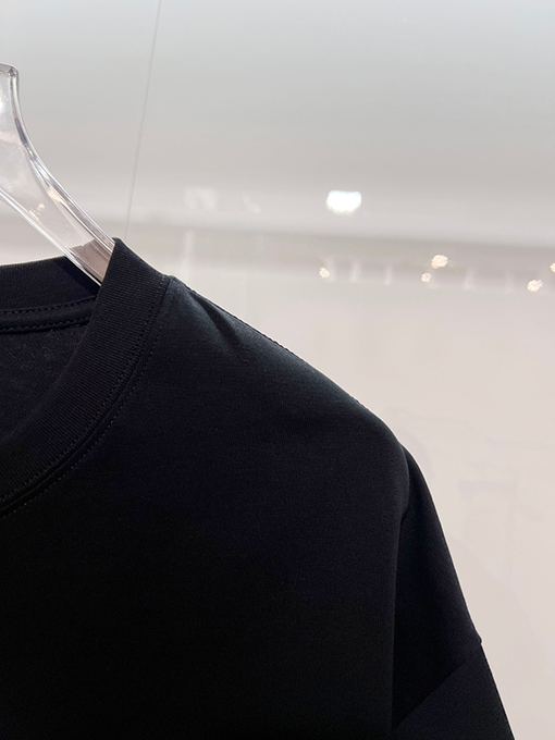 フェンディ FENDI ヘビーデューティーなスパンコールのカラーブロック刺繍入りレターロゴ半袖Tシャツ