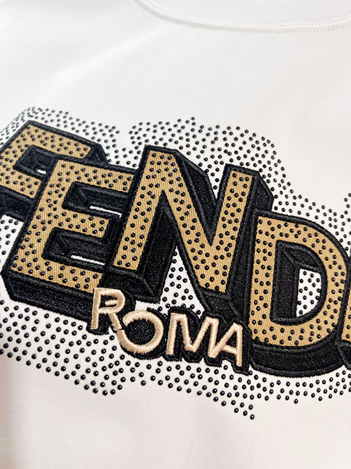 フェンディ FENDI ヘビーデューティーなスパンコールのカラーブロック刺繍入りレターロゴ半袖Tシャツ