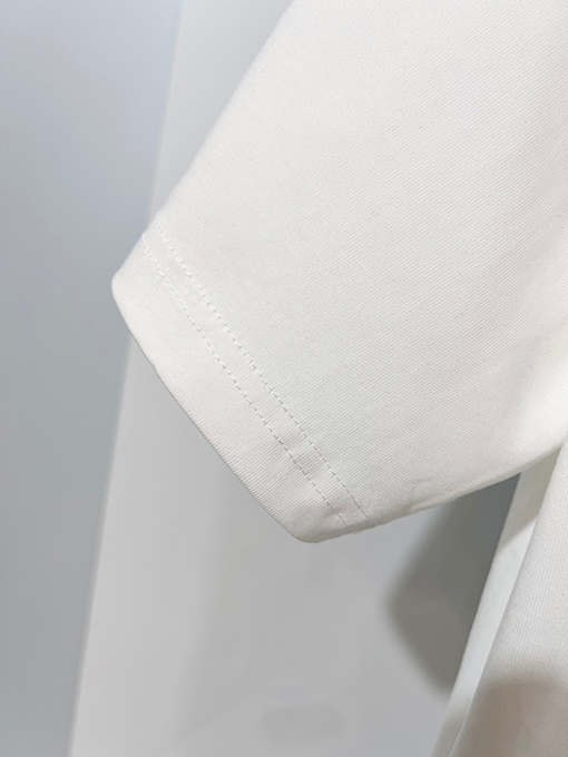 フェンディ FENDI ヘビーデューティーなスパンコールのカラーブロック刺繍入りレターロゴ半袖Tシャツ