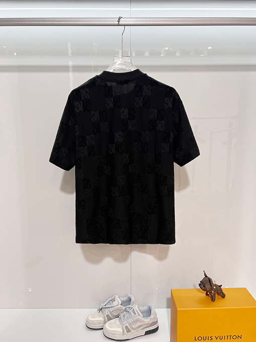 ロエベコピー フルカバープリントのモノグラムロゴ半袖Tシャツ