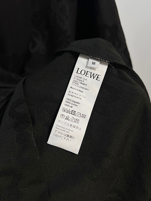 ロエベコピー フルカバープリントのモノグラムロゴ半袖Tシャツ