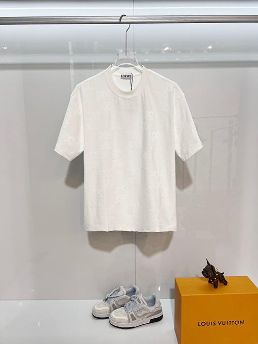 ロエベコピー フルカバープリントのモノグラムロゴ半袖Tシャツ