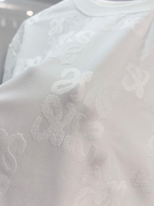 ロエベコピー フルカバープリントのモノグラムロゴ半袖Tシャツ