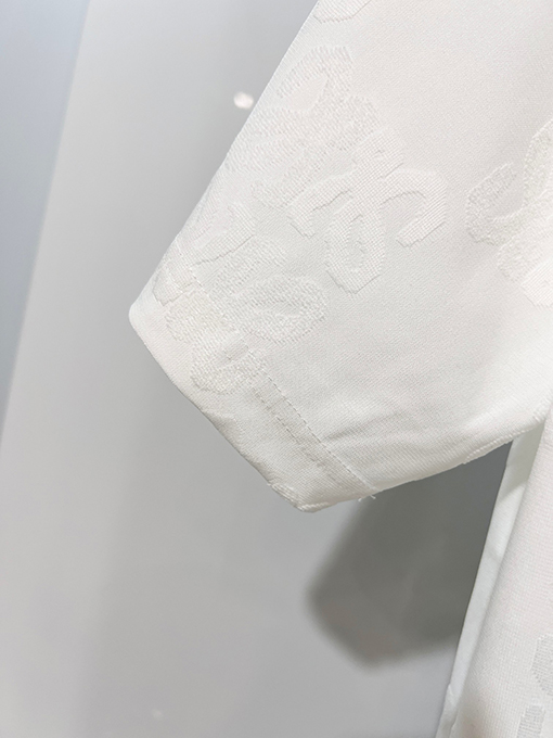 ロエベコピー フルカバープリントのモノグラムロゴ半袖Tシャツ