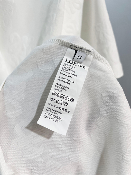 ロエベコピー フルカバープリントのモノグラムロゴ半袖Tシャツ