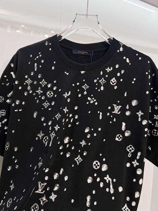 ルイヴィトン 全面モノグラムグラフィティラインストーンレターロゴ半袖Tシャツ