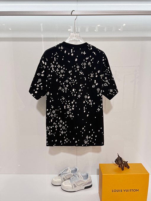 ルイヴィトン 全面モノグラムグラフィティラインストーンレターロゴ半袖Tシャツ