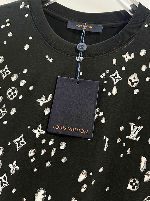 ルイヴィトン 全面モノグラムグラフィティラインストーンレターロゴ半袖Tシャツ