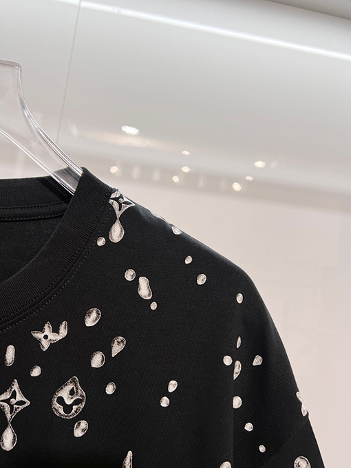 ルイヴィトン 全面モノグラムグラフィティラインストーンレターロゴ半袖Tシャツ