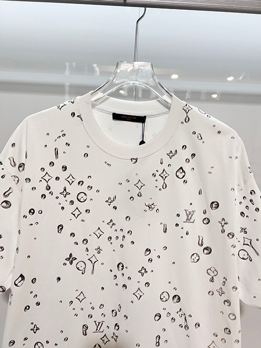 ルイヴィトン 全面モノグラムグラフィティラインストーンレターロゴ半袖Tシャツ