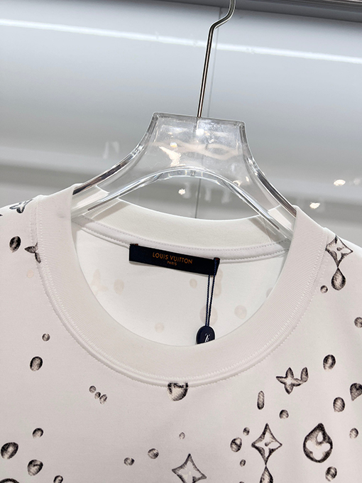 ルイヴィトン 全面モノグラムグラフィティラインストーンレターロゴ半袖Tシャツ