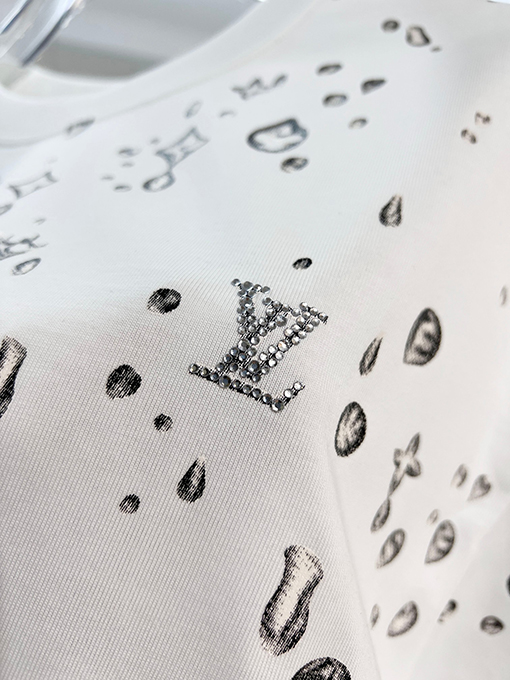 ルイヴィトン 全面モノグラムグラフィティラインストーンレターロゴ半袖Tシャツ