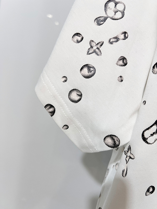 ルイヴィトン 全面モノグラムグラフィティラインストーンレターロゴ半袖Tシャツ