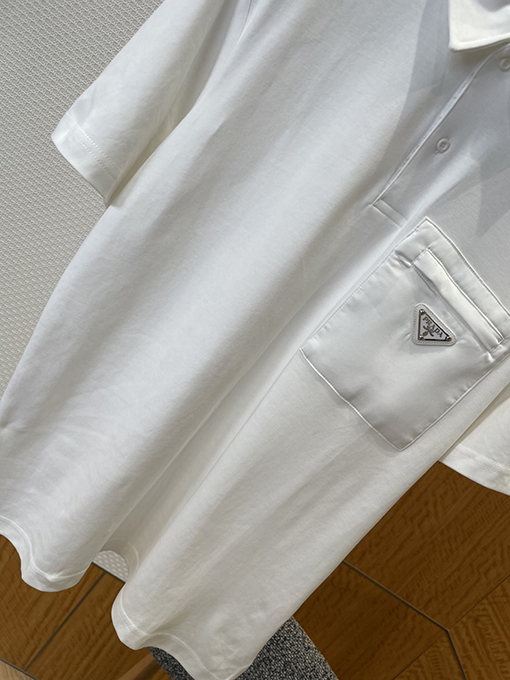 プラダスーパーコピー トライアングルロゴポケット半袖ポロシャツ