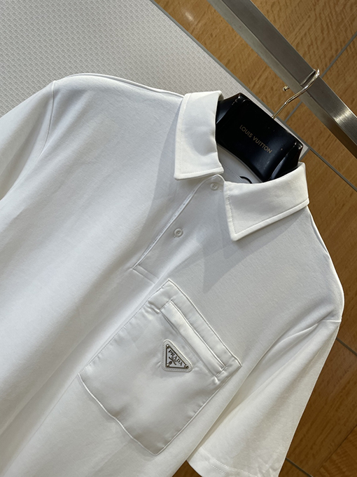 プラダスーパーコピー トライアングルロゴポケット半袖ポロシャツ