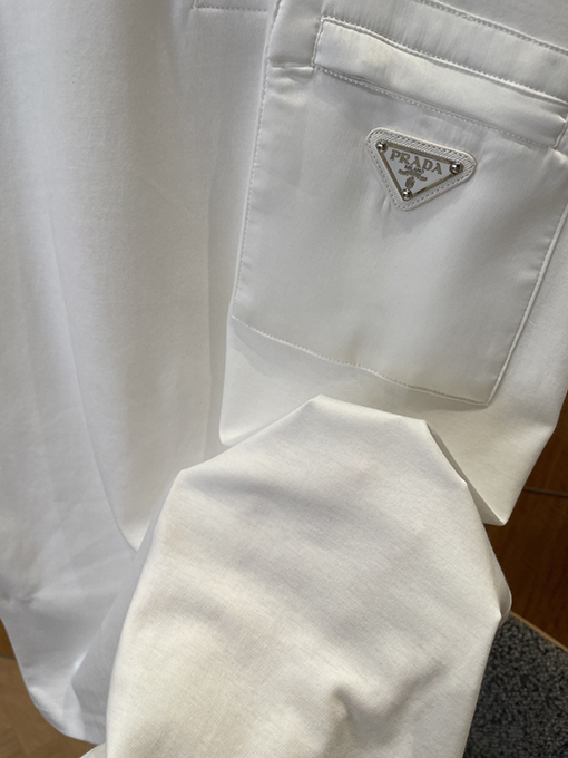 プラダスーパーコピー トライアングルロゴポケット半袖ポロシャツ