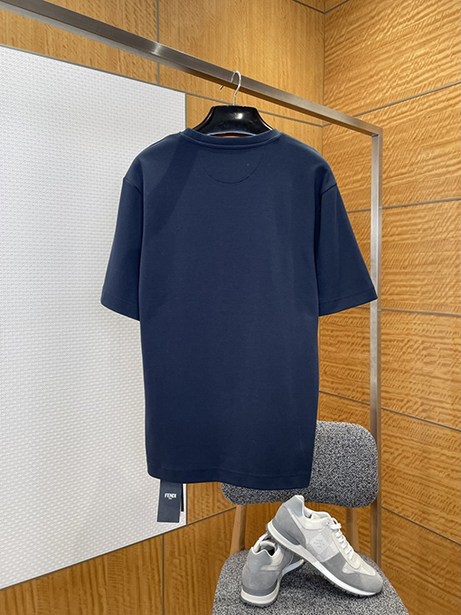 フェンディ メタルロゴ ミニマリスト 半袖Tシャツ