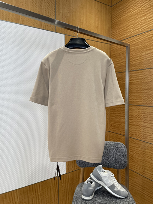 フェンディ メタルロゴ ミニマリスト 半袖Tシャツ