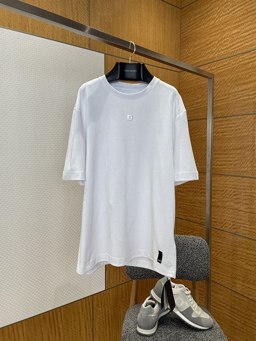 フェンディ メタルロゴ ミニマリスト 半袖Tシャツ