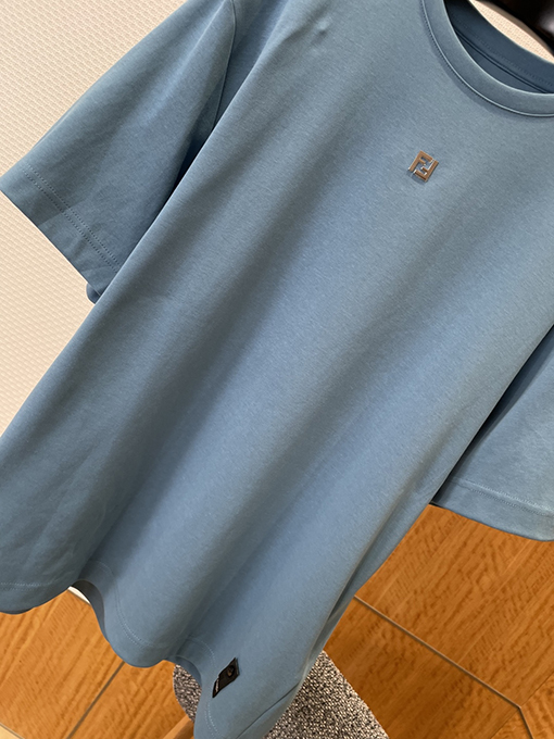 フェンディ メタルロゴ ミニマリスト 半袖Tシャツ