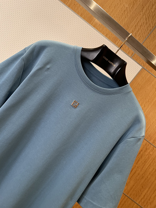 フェンディ メタルロゴ ミニマリスト 半袖Tシャツ