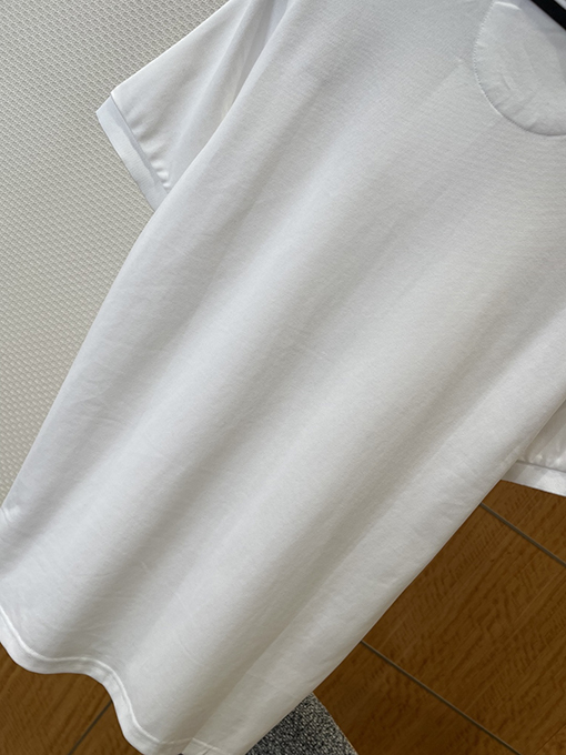 ヴァレンティノ カラーブロックのストライプ柄の襟付き刺繍入りの半袖ポロシャツ