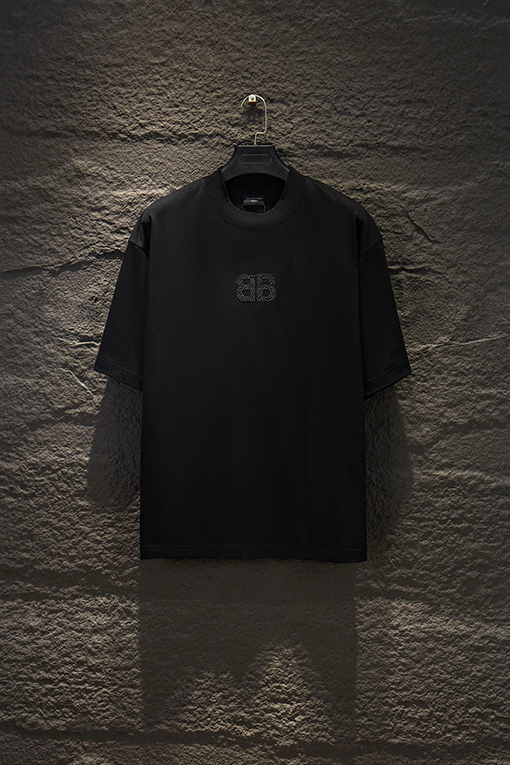 バレンシアガ Balenciaga クラシックなダメージと破れをした半袖Tシャツ