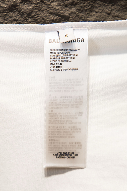 バレンシアガ Balenciaga ヘビーデューティーなダメージと破れをした中空の刺繍の半袖Tシャツ