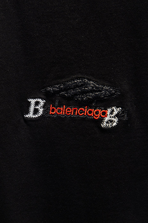 バレンシアガ Balenciaga ヘビーデューティーなダメージと破れをした中空の刺繍の半袖Tシャツ