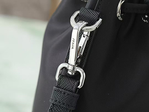 プラダスーパーコピー ナイロンバケットショルダーバッグ