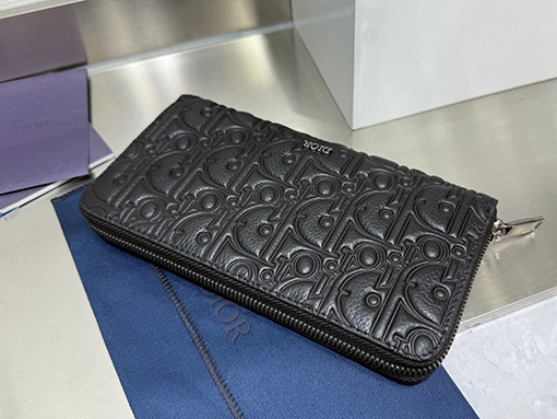 ディオール クラシックなロングジッパーウォレット