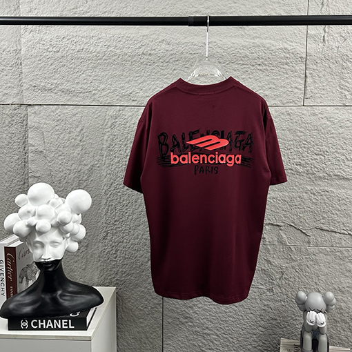 バレンシアガ Balenciaga クラシックなシリコンフロックの半袖Tシャツ