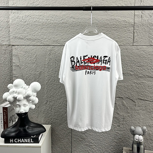 バレンシアガ Balenciaga クラシックなシリコンフロックの半袖Tシャツ